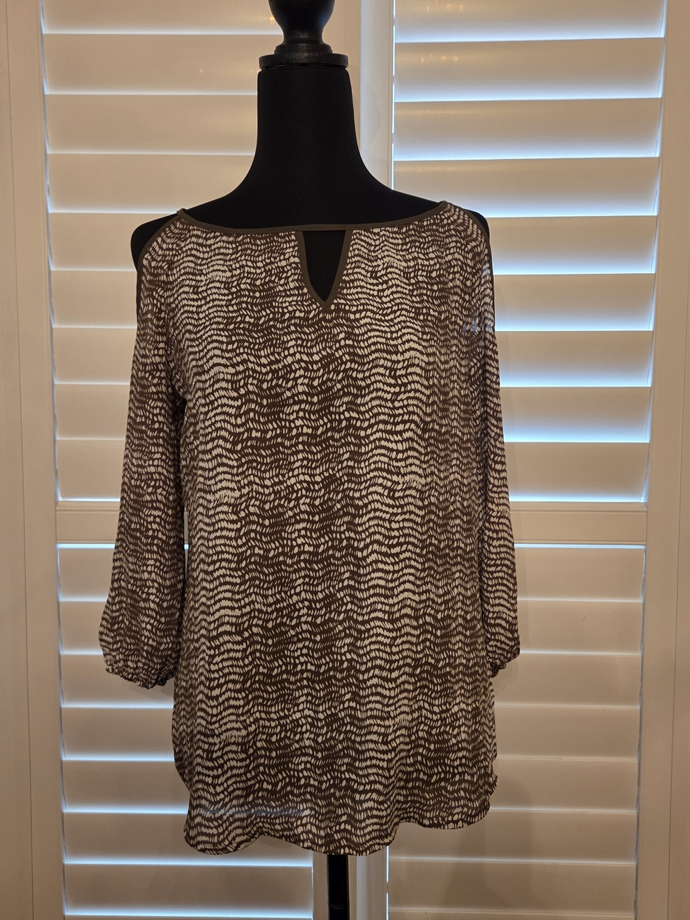 Apt 9 Women’s Brown Patterned Keyhole Blouse Size XS